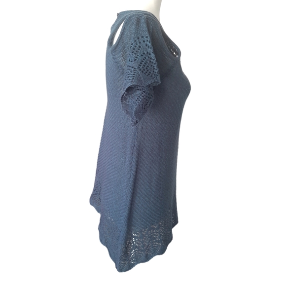 LC Lauren Conrad crocheted cold-shoulder blue sweater size medium - Picture 4 of 12